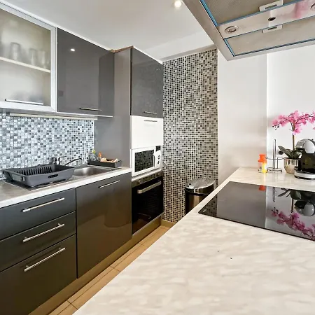 Front De Appartement *