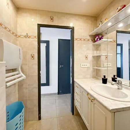 Front De Appartement Antibes